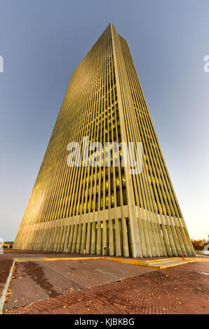 Albany, New York - November 4, 2015: Die erastus Corning Turm, auch als Bürgermeister Erastus Corning 2 Tower oder einfach die Corning Turm genannt, ist ein Sk Stockfoto