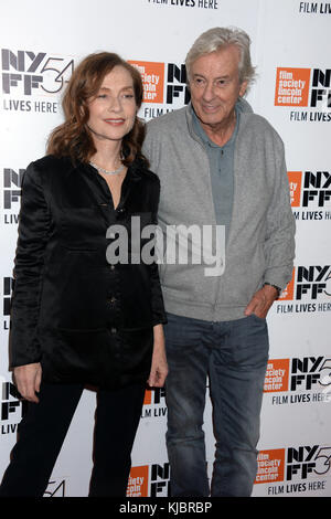 NEW YORK, NY – 14. OKTOBER: Isabelle Huppert, Paul Verhoeven nimmt am 14. Oktober 2016 in New York City an der Premiere des 54. New York Film Festivals „Things to Come“ Teil. Leute: Isabelle Huppert, Paul Verhoeven Stockfoto