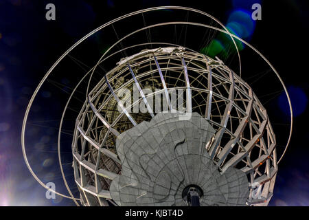 Flushing, New York, September 19, 2015: Die Ikonischen unisphere in Flushing Meadows Corona Park in Queens, New York City die 12 stöckige Struktur wurde in Betrieb genommen Stockfoto
