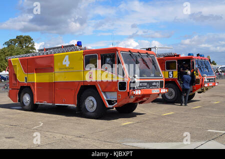 Simon Saro Gloster Meteor 4X4 Flughafen Feuerwehrspritzen, Duxford, England. Stockfoto