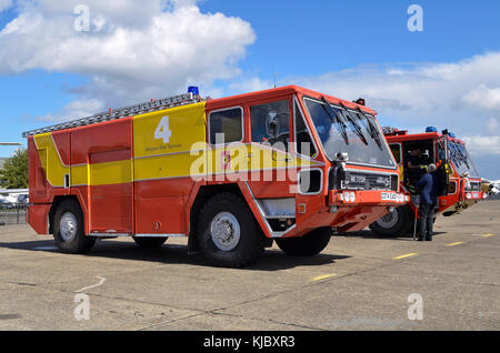 Simon Saro Gloster Meteor 4X4 Flughafen Feuerwehrspritzen, Duxford, England. Stockfoto