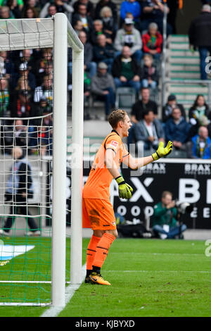 Borussia Park Stadion Mšnchengladbach, Deutschland, 21.10.2017, erster deutscher Fußballligaspieltag 9. , Borussia Mšnchengladbach (Mönchengladbach, Gladbach) gegen Bayer 04 Leverkusen --- Bernd Leno (Leverkusen) Stockfoto