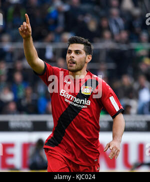 Borussia Park Stadion Mšnchengladbach, Deutschland, 21.10.2017, erster deutscher Fußballligaspieltag 9. , Borussia Mšnchengladbach (Mönchengladbach, Gladbach) gegen Bayer 04 Leverkusen --- Kevin Volland (LEV) feiert Stockfoto