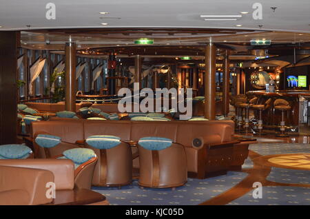 Bar auf der radiance of the Seas Kreuzfahrtschiff Stockfoto