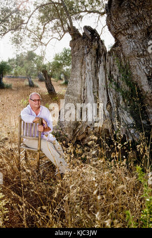 Porträt des Mannes im freien Stockfoto