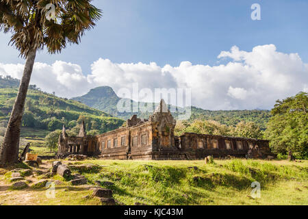 Laotischen Landschaft und Archäologie: Anbetung Pavillon Ruinen an die längst vergangene angkorianische Khmer Hindu Tempel von Wat Phou, Champasak, der Provinz Champasak, Laos Stockfoto