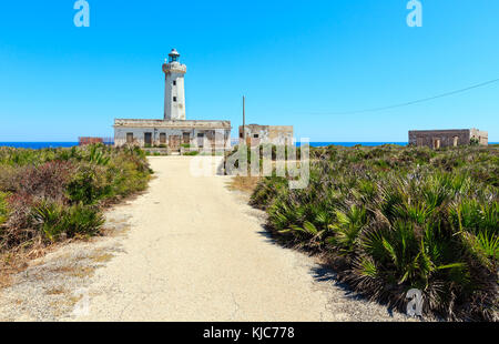 Weg zum Capo murro di Porco alten verlassenen Leuchtturm - Syrakus, Sizilien, Italien, Mittelmeer. Stockfoto