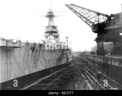 HMS Tiger in drydock WWI NAC PA 007106 Stockfoto