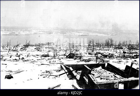 Von Halifax nach Halifax Explosion, in Richtung der Dartmouth Seite des Hafen, 1917 Stockfoto