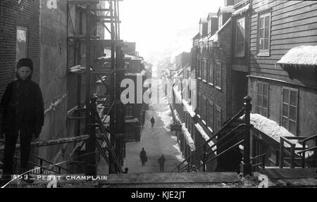 Petit Champlain ist eine malerische Gegend, die sich möglicherweise auf einen historischen oder kulturellen Ort in einer Region von Livernois bezieht, die für ihre einzigartige Architektur und ihren malerischen Charme bekannt ist. Stockfoto