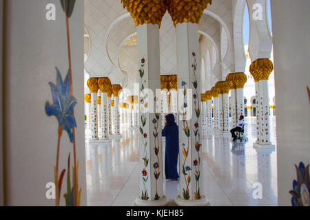 An der Sheikh Zayed Moschee genommen Abu-Dhabi Stockfoto