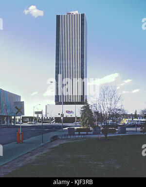 CN Tower, Edmonton, Alberta, Kanada im Mai 1985 (29573544740) Stockfoto