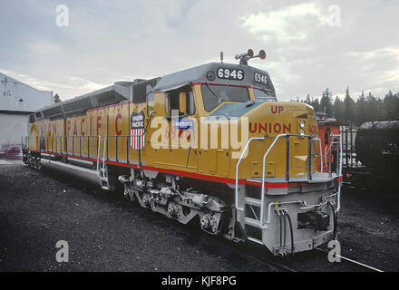 Bis DD 40 X 6946 an der Western Pacific Railroad Museum, Portola CA im Juli 1985 B14 (32618865506) Stockfoto