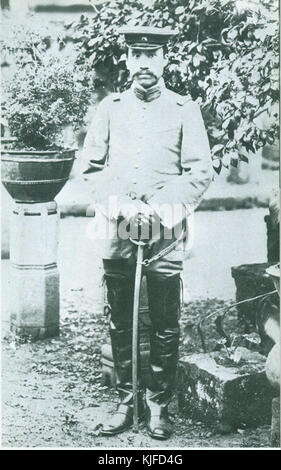 Dieses Bild zeigt Zhu de, einen prominenten chinesischen Militärführer, der wahrscheinlich 1916 aufgenommen wurde. Zhu de spielte im 20. Jahrhundert eine Schlüsselrolle in der chinesischen Geschichte und im Militär. Stockfoto