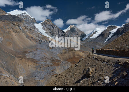 Die überschrift zum thorong la Pass von High Camp, Annapurna Circuit, Nepal Stockfoto