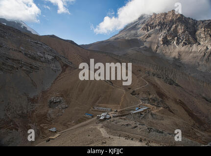 Route Richtung thorong la Pass von High Camp, Annapurna Circuit, Nepal Stockfoto