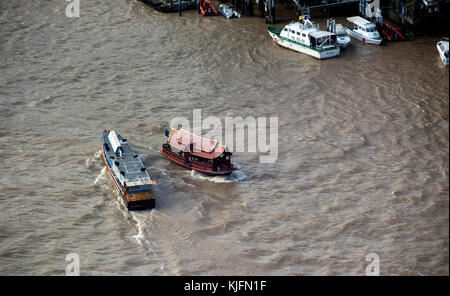 Hotel Shuttle und Wassertaxi Weitergabe der Chai Phraya, Bangkok, Thailand Stockfoto