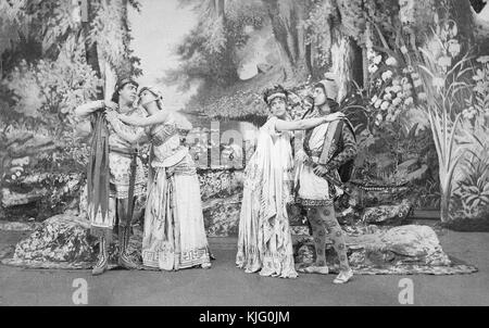 Ein Publicity-Foto von vier Schauspielern auf der Bühne für eine Inszenierung Eines Sommernachtstraums, von links sind die Schauspieler Otis Skinner, Virginia Dreher, Ada Rehan und John Drew, alle vier Schauspieler erscheinen in Kostümen, sie waren alle beliebte Bühnendarsteller der Zeit, sie erscheinen hauptsächlich an einem Set bestehend aus gemalten Hintergründen, die eine Waldszene darstellen, 1888. Aus der New York Public Library. Stockfoto
