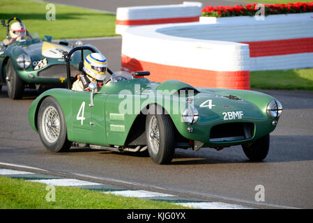 1954 HWM Cadillac, im Besitz von Matthew Collings, gefahren von Paul Woolmer, Rennen beim Goodwood Revival 2017 Stockfoto