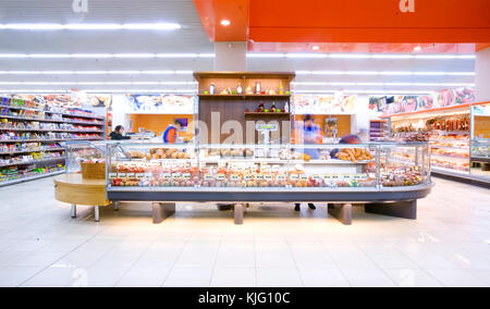 Moldau chisinau - April 06: Shopping Center 'n1' am April 06, 2011 in Chisinau, Republik Moldau. 'N1' ist eine der größten moldauischen Unternehmen Stockfoto