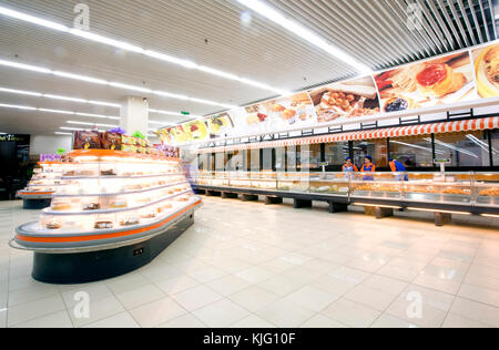 Moldau chisinau - April 06: Shopping Center 'n1' am April 06, 2011 in Chisinau, Republik Moldau. 'N1' ist eine der größten moldauischen Unternehmen Stockfoto