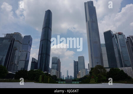 Guangzhou, China - 23.05.2016: Wolkenkratzer in der Innenstadt von Guangzhou Stockfoto