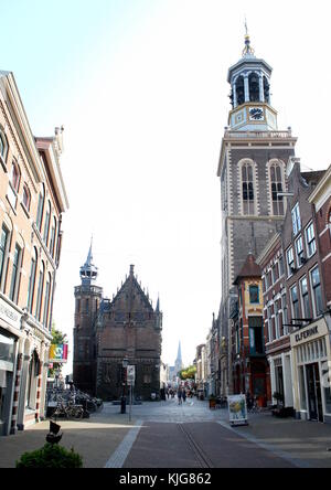 Iconic 17. Jahrhundert Nieuwe Toren (Neue Toren) in der alten Innenstadt von Kampen, Overijssel, Niederlande Stockfoto