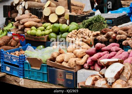 Markt Obst und Gemüse auf dalston kingsland Marktstand Stockfoto