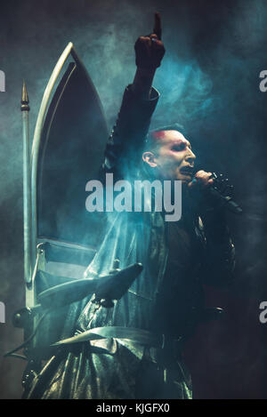 Turin, Italien. November 2017. Italien, 2017. November 23: Marilyn Manson tritt live auf der Bühne in der Pala Alpitour Arena in Turin für sein einziges italienisches 'Heaven Upside Down' Europa/UK-Tourkonzert auf. Quelle: Alessandro Bosio/Pacific Press/Alamy Live News Stockfoto