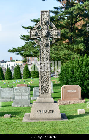 Majestätische Grab auf dem historischen Greenwood Cemetery in Brooklyn, New York. Stockfoto