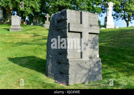 Majestätische Grab auf dem historischen Greenwood Cemetery in Brooklyn, New York. Stockfoto