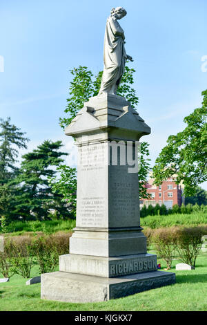 Majestätische Grab auf dem historischen Greenwood Cemetery in Brooklyn, New York. Stockfoto