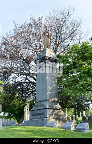 Majestätische Grab auf dem historischen Greenwood Cemetery in Brooklyn, New York. Stockfoto