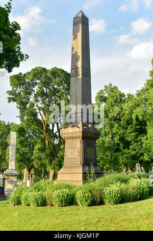 Majestätische Grab auf dem historischen Greenwood Cemetery in Brooklyn, New York. Stockfoto