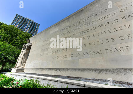 Brooklyn War Memorial in Brooklyn cadman PLAZA gewidmet ist, die mehr als 300.000 "heroischen Männer und Frauen der Stadtbezirk Brooklyn', serviert. Stockfoto