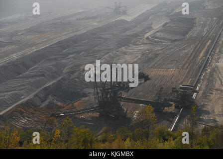 Elsdorf, Deutschland - 1. November 2017: Schaufelradbagger in Tagebau Hambach Stockfoto