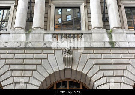 New York, New York - 15. Juli 2015: Die cunard Building bei 25 Broadway in der Lower Manhattans Finanzviertel. Es öffnete sich wie ein 22-stöckiges Büro buildin Stockfoto