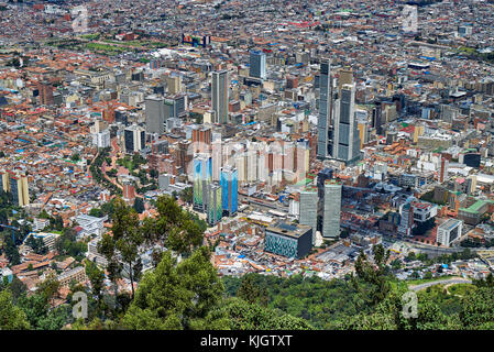 Vögel Auge Ansicht von Cerro de Monserrate Berg in Bogota, Kolumbien, Südamerika Stockfoto