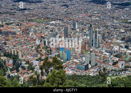 Vögel Auge Ansicht von Cerro de Monserrate Berg in Bogota, Kolumbien, Südamerika Stockfoto