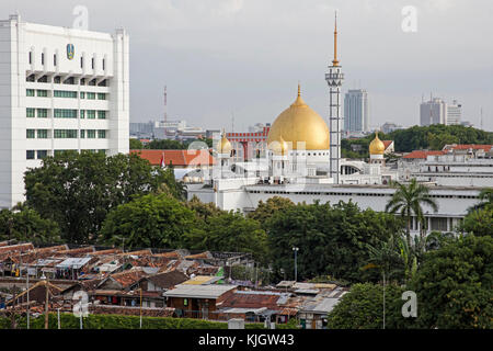 Luftaufnahme über die Moschee Masjid baitul Hamdi in Surabaya, Hauptstadt von Jawa Timur/Ost Java, Indonesien Stockfoto