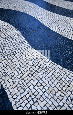 Wave-motif Fliesen am Largo do Senado - Senat, Senado Platz: Portugiesisch Pflaster, Macau, China. Stockfoto