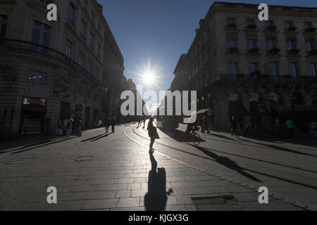 Cours de l'Intendance vom Place de la Comédie, Bordeaux, Departement Gironde, Frankreich. Stockfoto