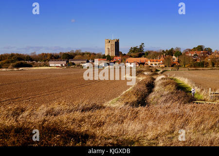 Orford, Suffolk, England. 23. November 2017. UK Wetter: einen hellen, kalten Tag auf der Burg in Orford, Suffolk. Credit: Angela Chalmers/Alamy leben Nachrichten Stockfoto