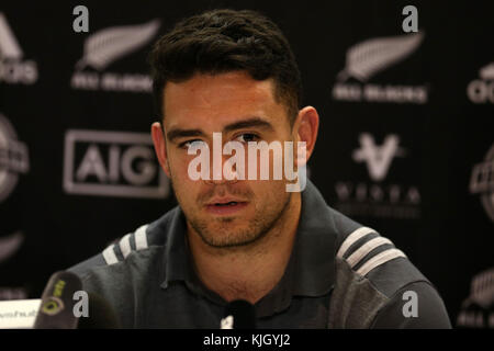 Cardiff, Großbritannien. 23 Nov, 2017. codie Taylor, die Neuseeland allblacks Rugbyspieler spricht zu den Medien während des neuseeländischen Rugby Team Ankündigung Pressekonferenz auf dem Hilton Hotel in Cardiff, South Wales am Donnerstag, den 23. November 2017. Das Team bereitet sich auf den Herbst internationale Reihe Test Match gegen Wales in Cardiff dieses Wochenende. pic von der Credit: Andrew Obstgarten/alamy leben Nachrichten Stockfoto