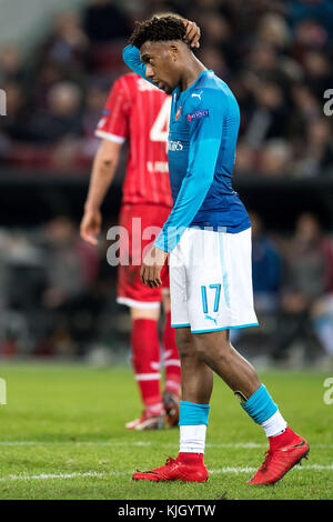 Köln, Deutschland. November 2017. Arsenals Alex Iwobi reagiert während des Gruppenspiels der Europa League zwischen 1. FC Köln und FC Arsenal, 23. November 2017 in Köln. Quelle: Marius Becker/dpa/Alamy Live News Stockfoto