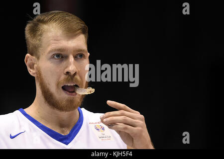 Pardubice, Tschechische Republik. November 2017. Patrik Auda von Tschechien im Einsatz während des Qualifikationsspiels der Männer Basketball-Weltmeisterschaft 2017 F-Match Tschechische Republik gegen Island in Pardubice, Tschechische Republik, 24. November 2017. Quelle: Josef Vostarek/CTK Photo/Alamy Live News Stockfoto