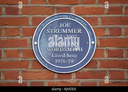 Seymour Gehäuse Co-operative blaue Plakette kennzeichnen ein Haus von wordsmith und Musiker Joe Strummer Stockfoto
