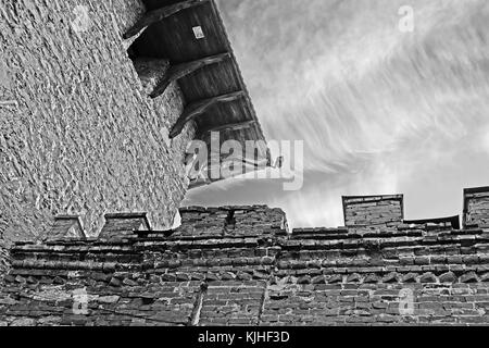 Ansicht von oben der Turm von medzhybizh Schloss, Ukraine. medzhybizh Burg, die als Bollwerk gegen die osmanische Expansion in den 1540s Stockfoto