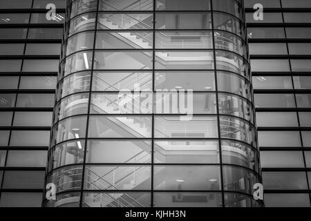 Architektonische Fotografien in Schwarz-Weiß bei der Princes Exchange Gebäude genommen, Prince's Square, Leeds, Großbritannien Stockfoto