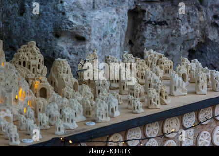 Kleine Souvenirs der Stadt Matera in Stein Stockfoto